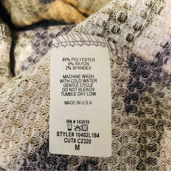 Single Cold Shoulder Camo Asymmetrical Top - Picture 9 of 11